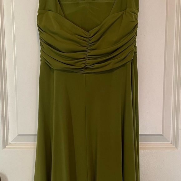 BCBG Paris Green Social Dress - Picture 3 of 4